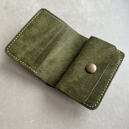 Bifold Leather Vertical Wallet With Coin Pocket | Olive